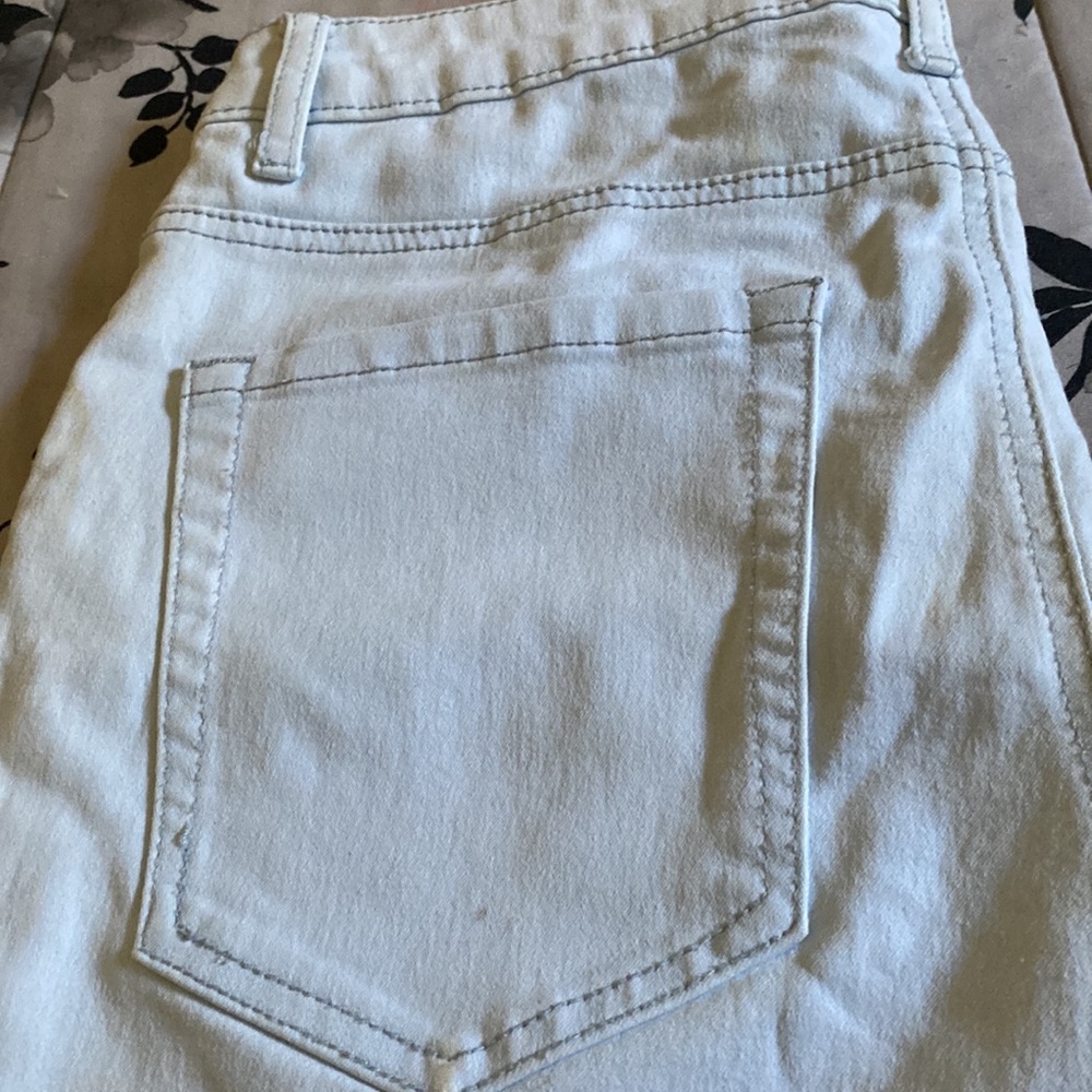 Forever21 Size 29 White Skinny jeans - Picture 3 of 4
